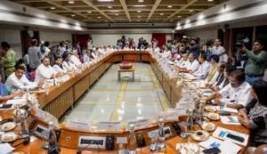 आरजेडी की विशेष संसद सत्र की मांग, कांग्रेस की तिरंगा यात्रा ने बटोरी सुर्खियां