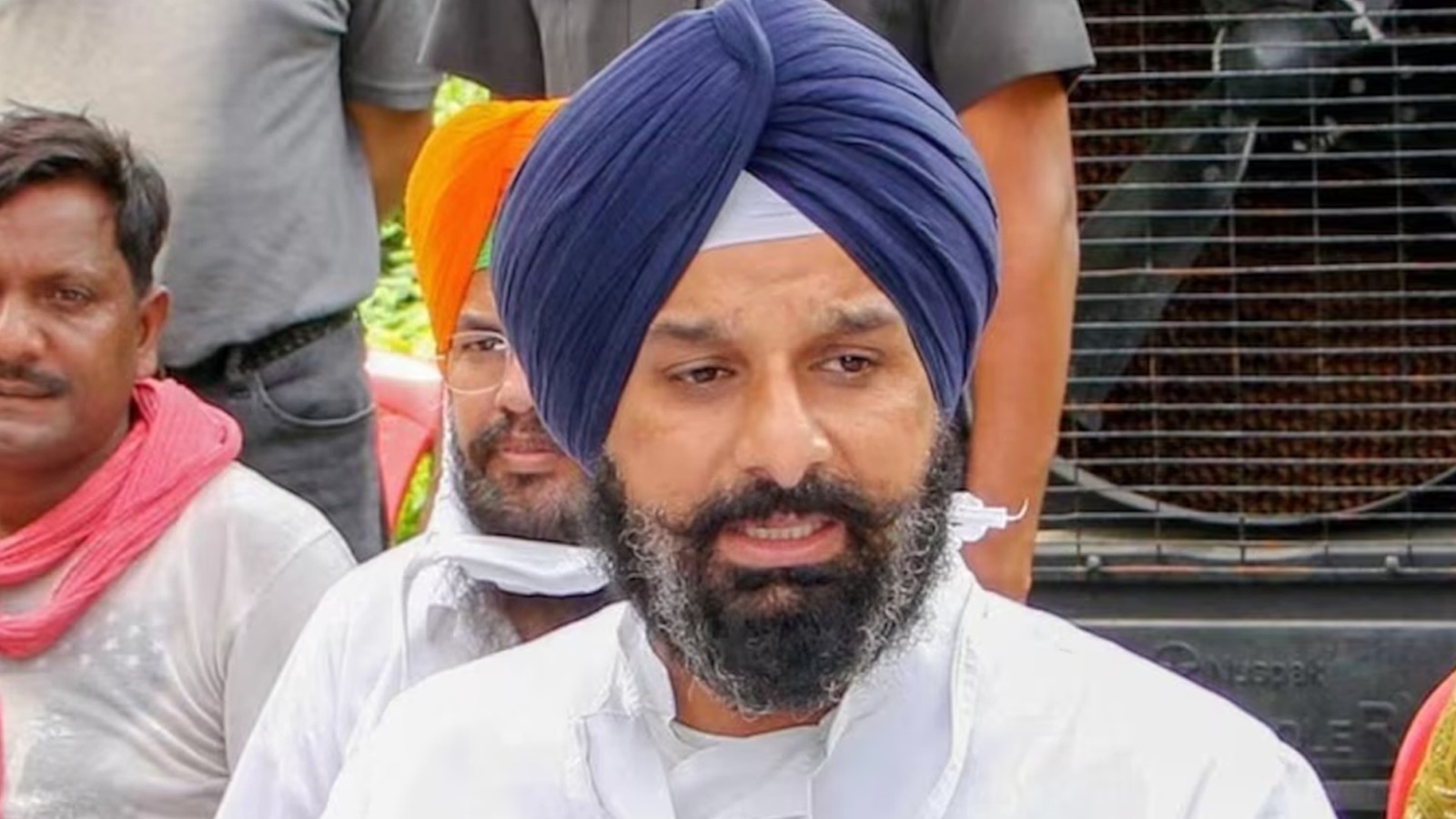 पंजाब के पूर्व मंत्री बिक्रम मजीठिया गिरफ्तार, इस पुराने केस में हुई कार्रवाई