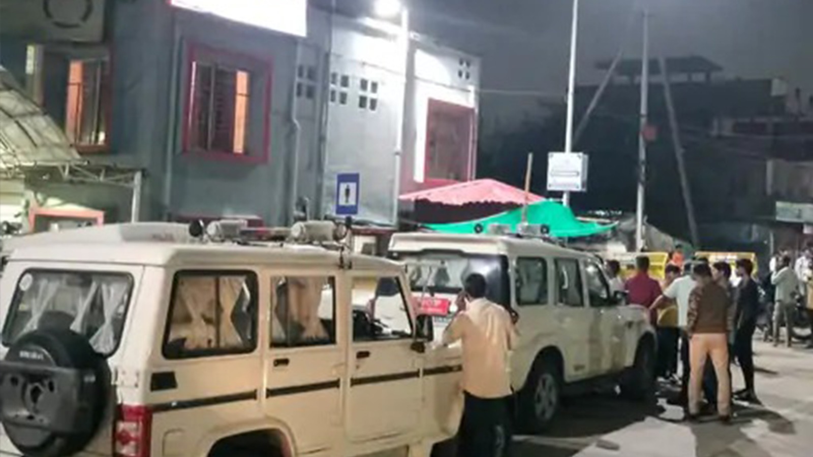 नगर निगम कर्मी के छोटे भाई की सरेआम चाकू मारकर हत्या, कहां का है मामला?
